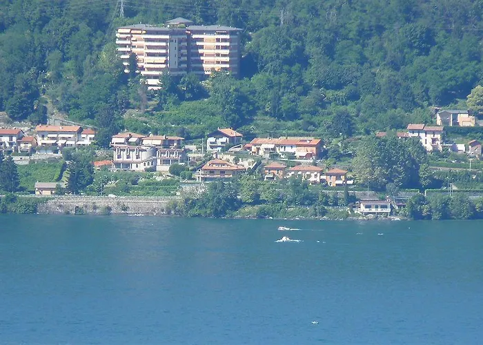 アパート Nina & Berto ヴェルバーニア